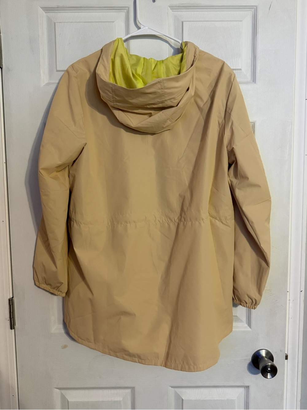 Lands' End ladies Lightweight Hooded Packable Rain Jacket - Beige - Picture 2 of 5